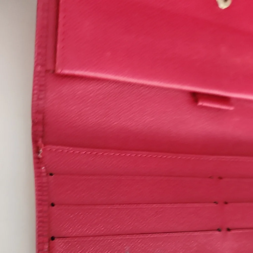 LV Long Wallet. Beautiful Red Louis Vuitton Wallet - Picture 10 of 16